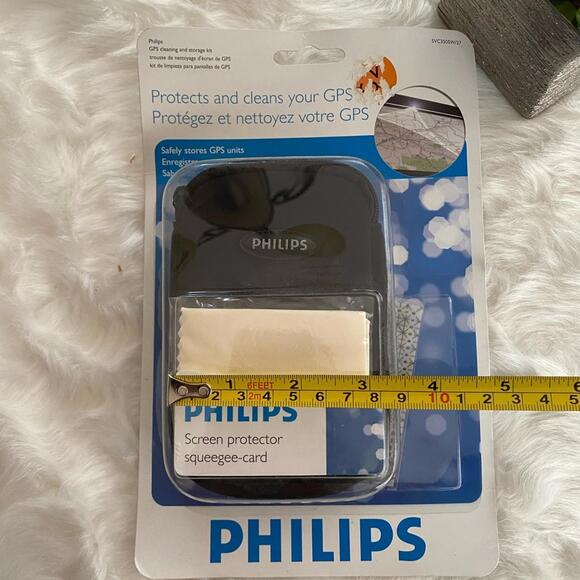 Philips GPS Screen Protector and Storage Pouch Kit - Picture 4 of 4